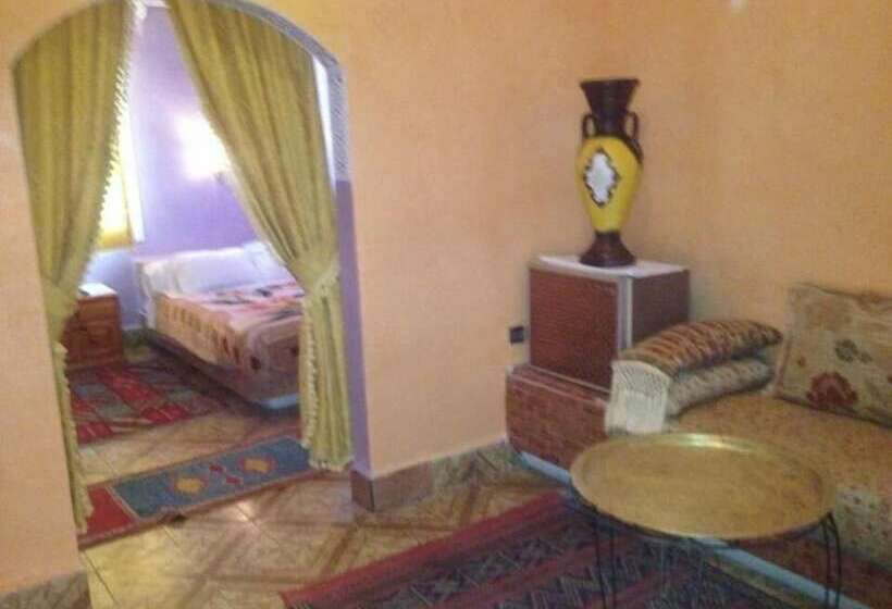 هتل La Renaissance Tata