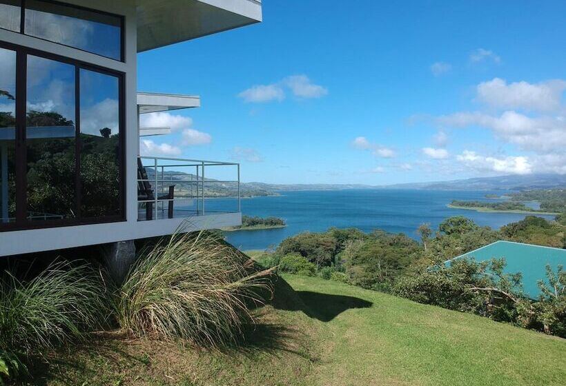 هتل Laguna Arenal