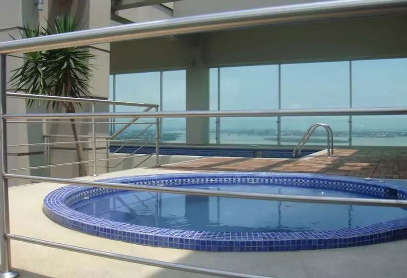 Luxury Suites Riverfront Gye