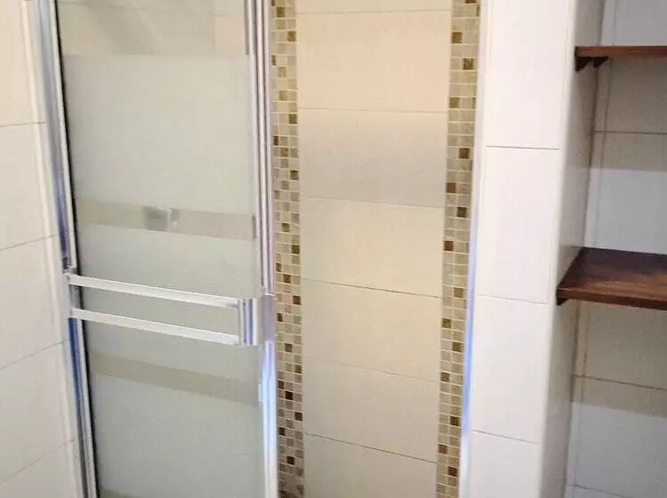 Luxury Suites Riverfront Gye