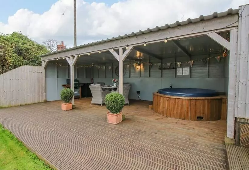 Shepherds Cabin At Titterstone