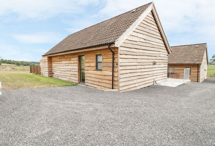 Swan Lodge Castle Farm