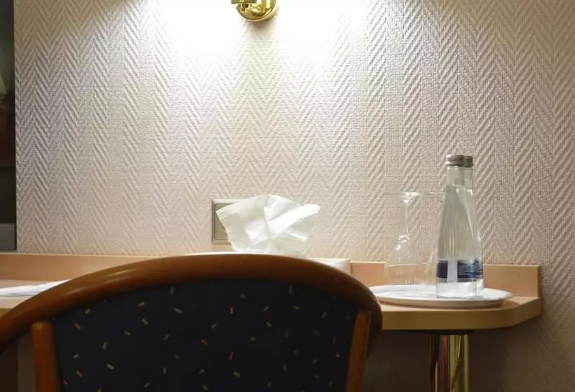 هتل Abant Frankfurt Obertshausen