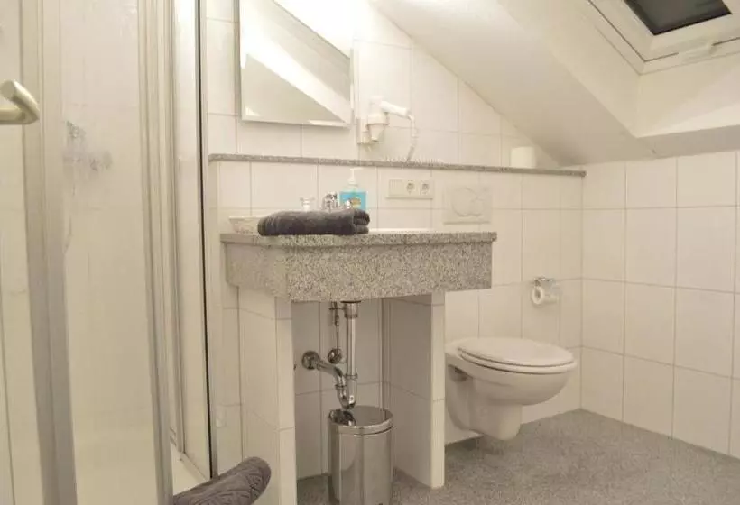 هتل Abant Frankfurt Obertshausen