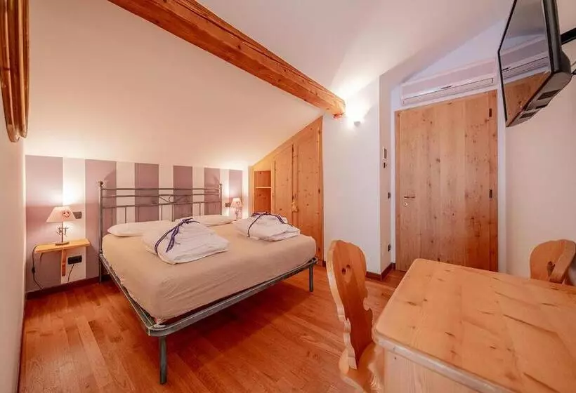 هتل Agriturismo Mas Dei Chini