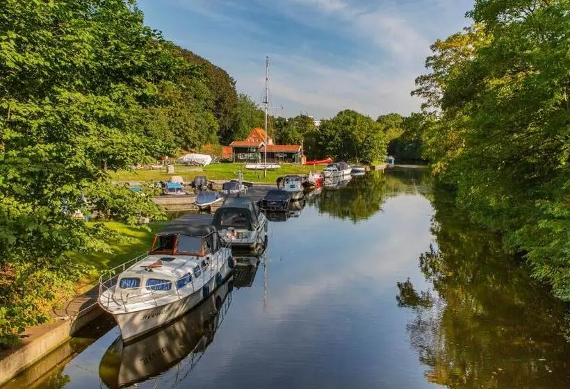 هتل Dh Deutsches Haus