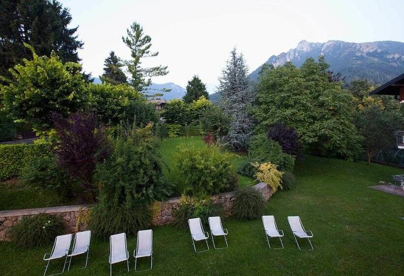 Отель Max Meublè