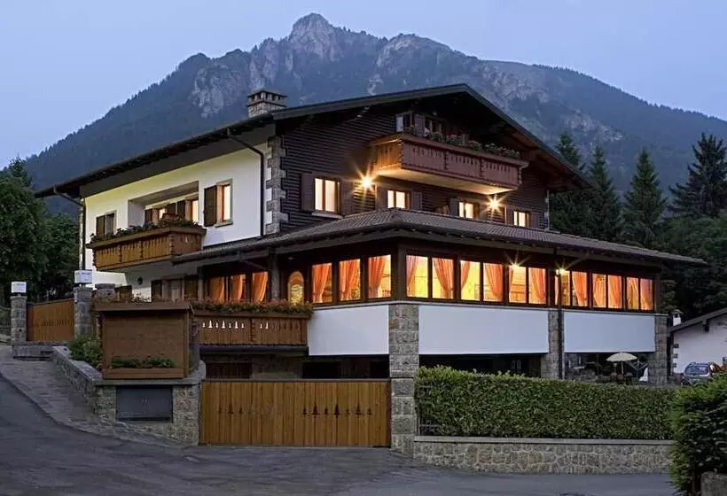 בית מלון כפרי Max Meublè