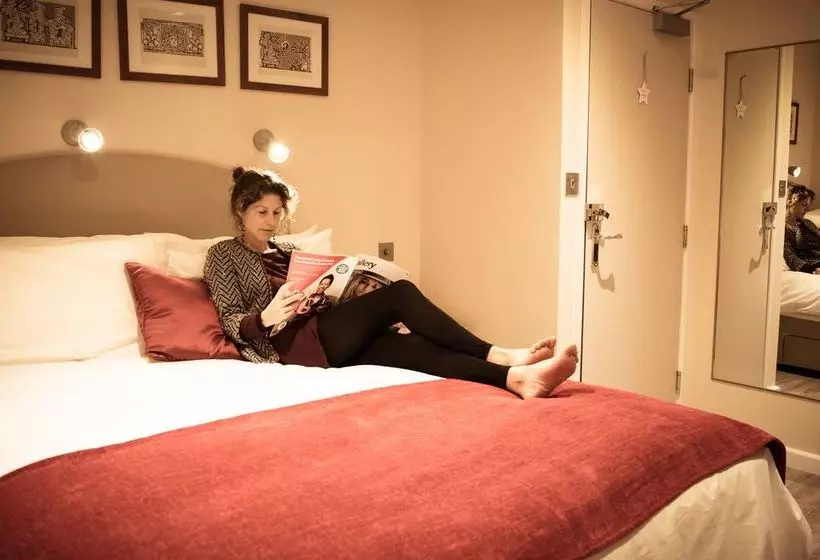 هتل Ziggurat Boutique