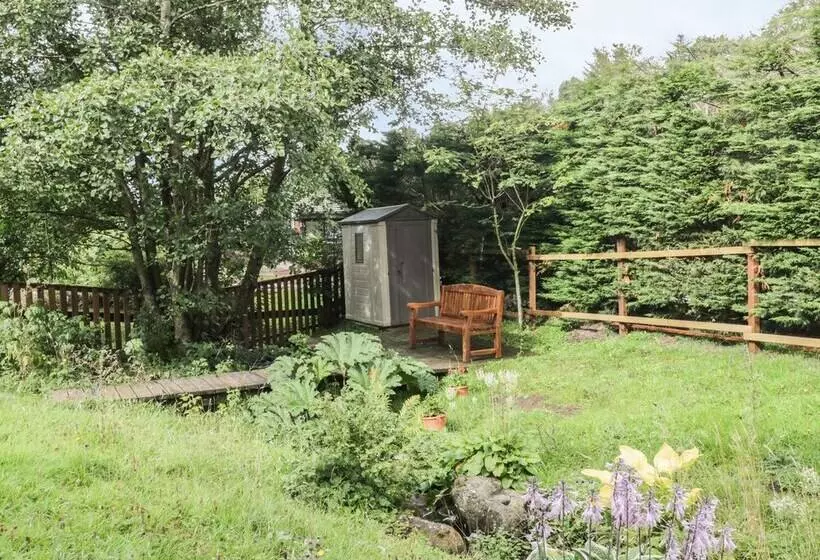 26 Dukes Meadow