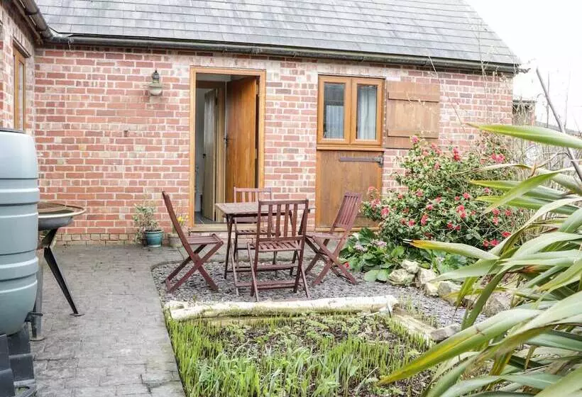 Acorn Cottage 2