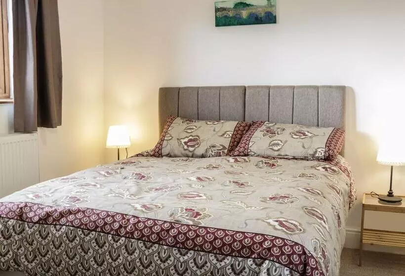 Acorn Cottage 2