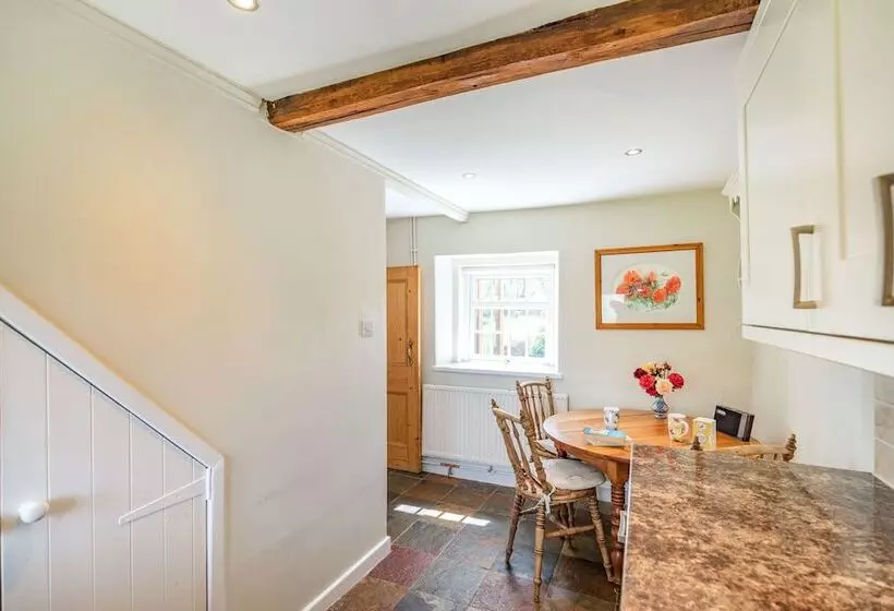 Bumble Cottage