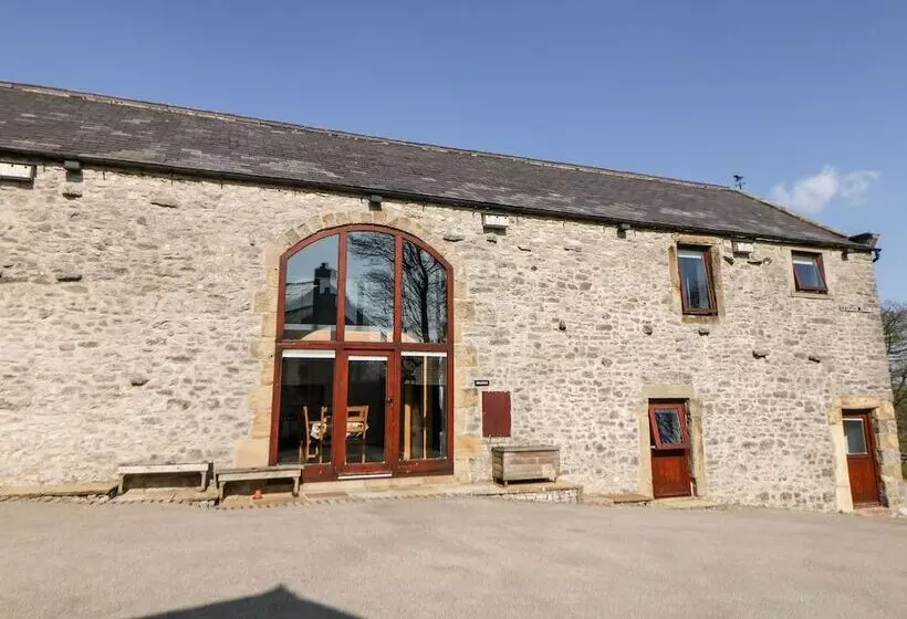 Broadway Barn