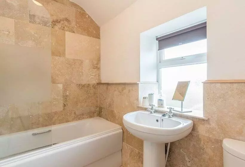 Ryehill Farm Cottage