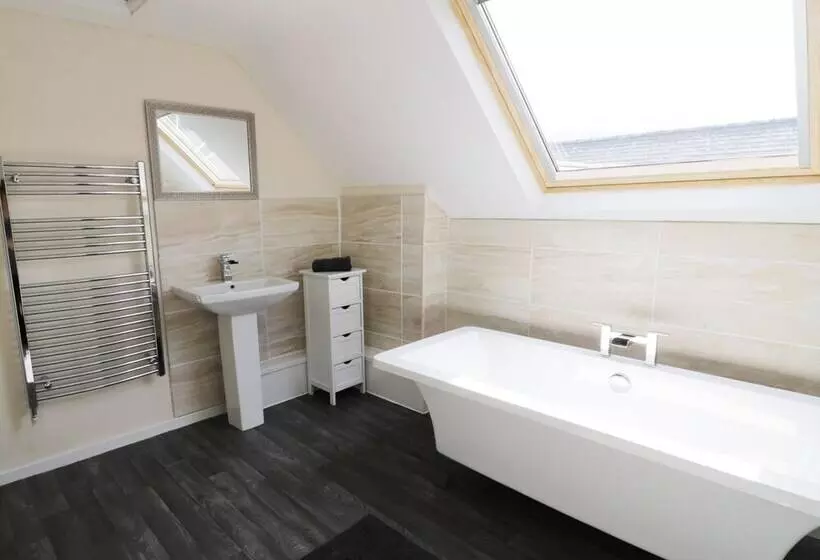 Station Apartment