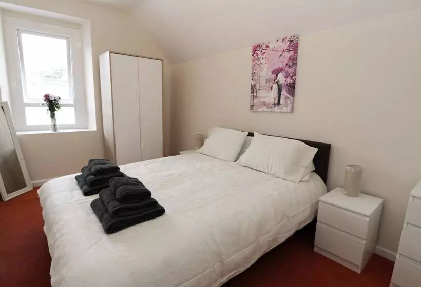 Station Apartment