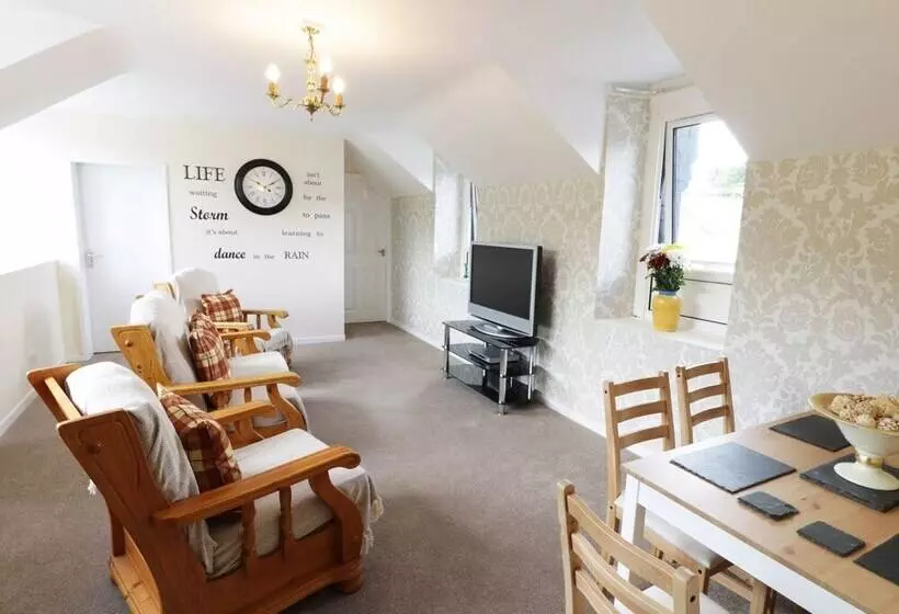 Station Apartment