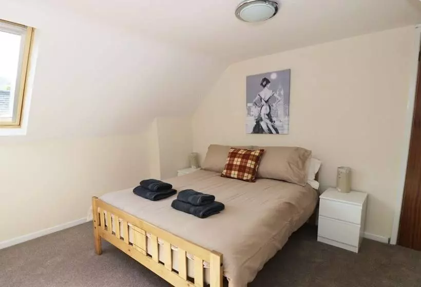 Station Apartment