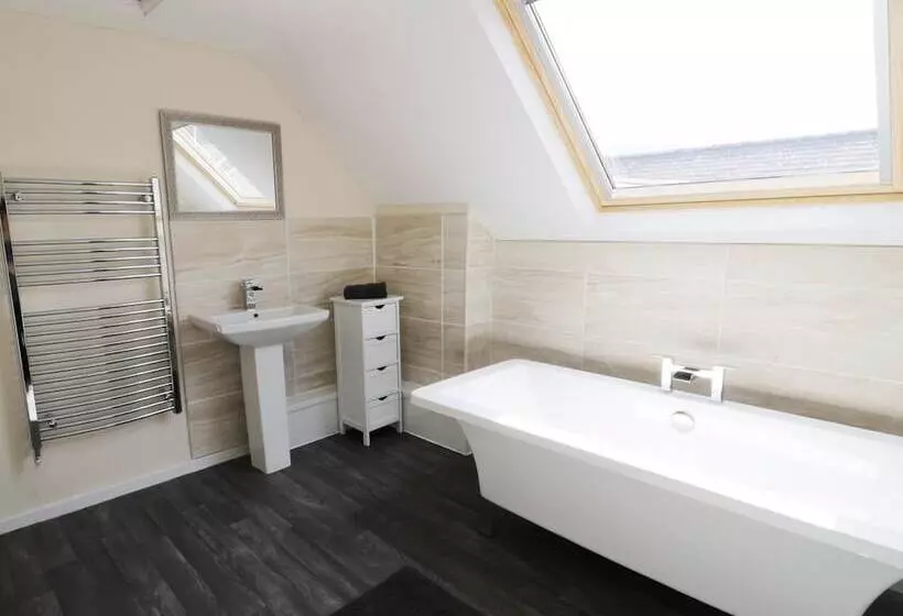 Station Apartment
