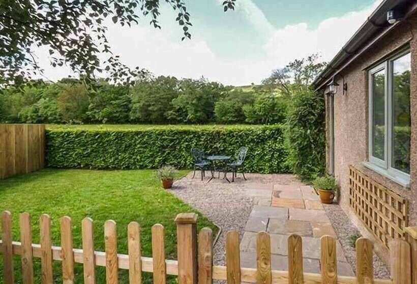 The Lodge, Lower Trefedw