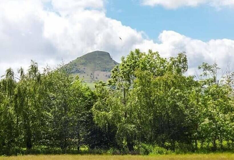 The Lodge, Lower Trefedw