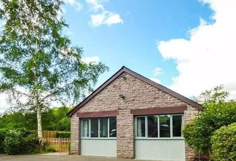 The Lodge, Lower Trefedw