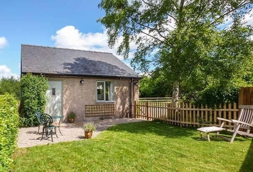 The Lodge, Lower Trefedw