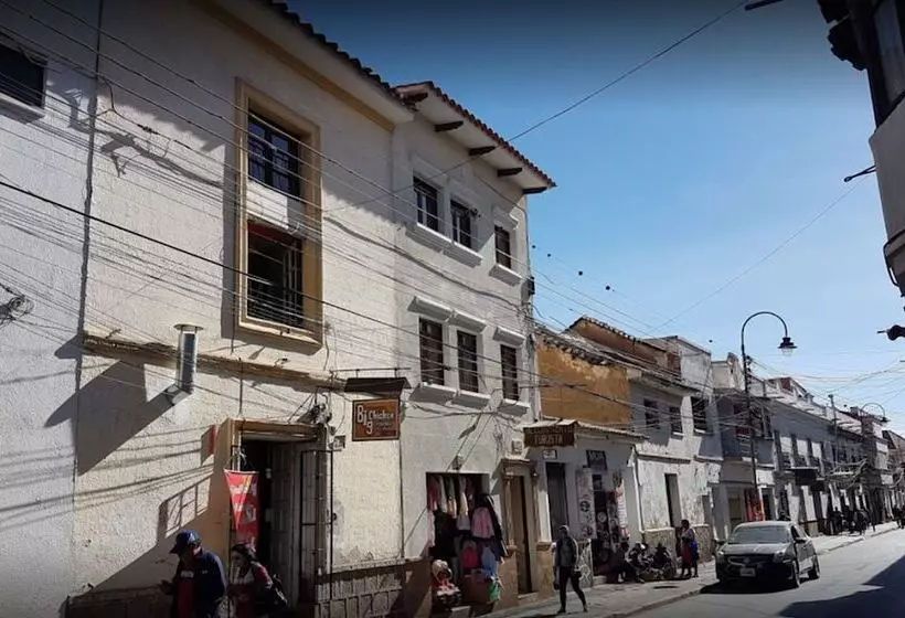 Alojamiento El Turista Hostel
