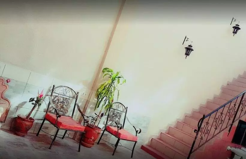 Alojamiento El Turista Hostel