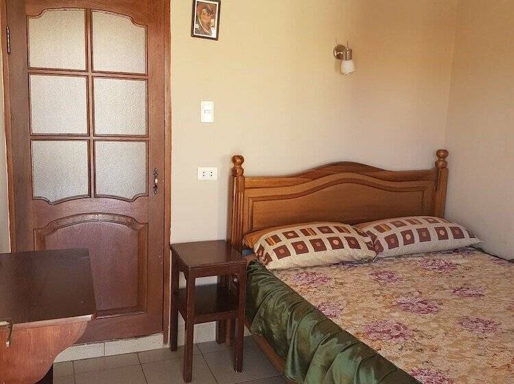 Alojamiento El Turista   Hostel