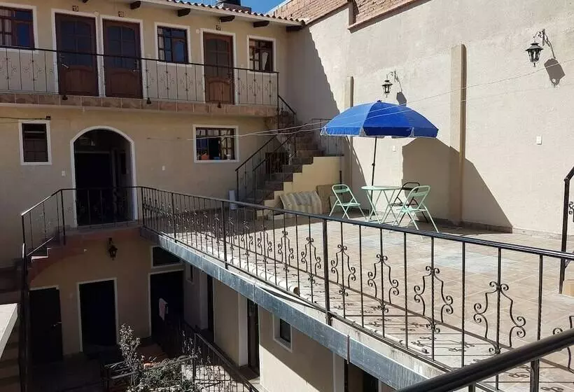 Alojamiento El Turista Hostel