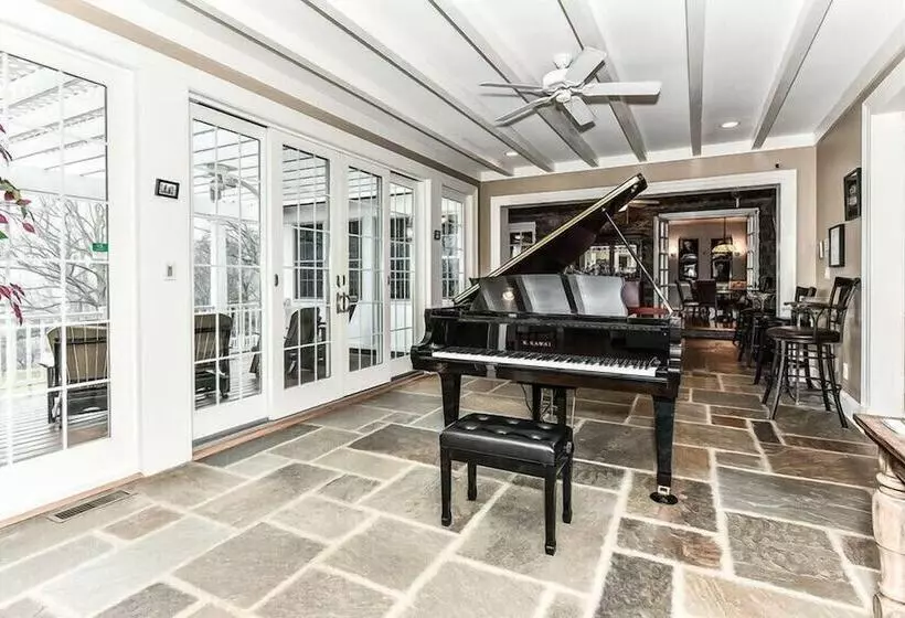 ベッドアンドブレックファースト The Manor At Courtland Farm