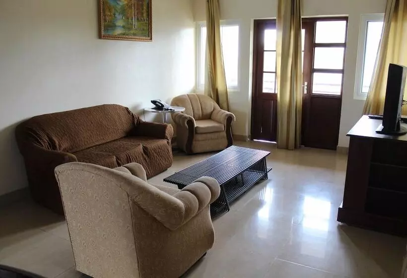 Choj Rentals   Sun Island Apartments