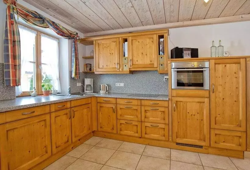 Hotelli Ferienwohnungen Bauregger