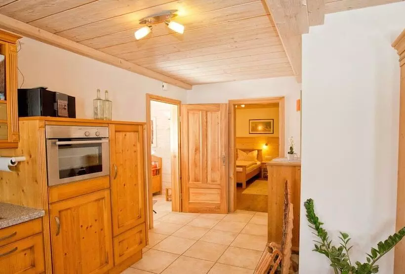 Hotelli Ferienwohnungen Bauregger