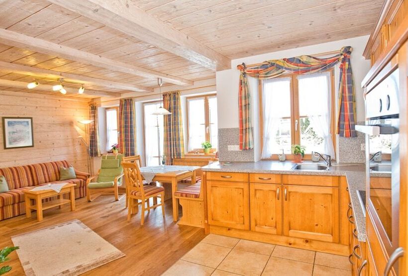 Отель Ferienwohnungen Bauregger