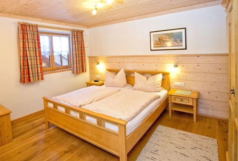 Отель Ferienwohnungen Bauregger