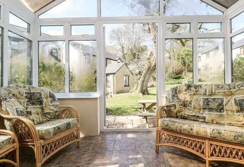 Oak Cottage