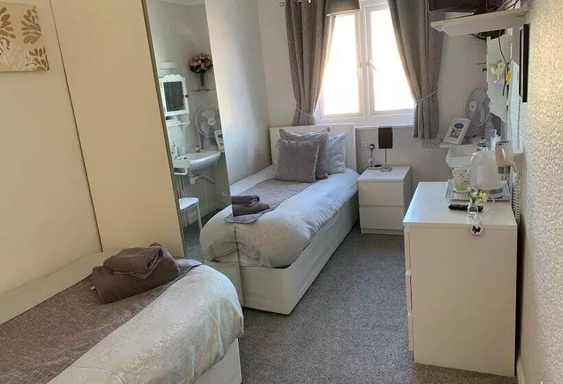 پانسیون The Thoresby   Room Only