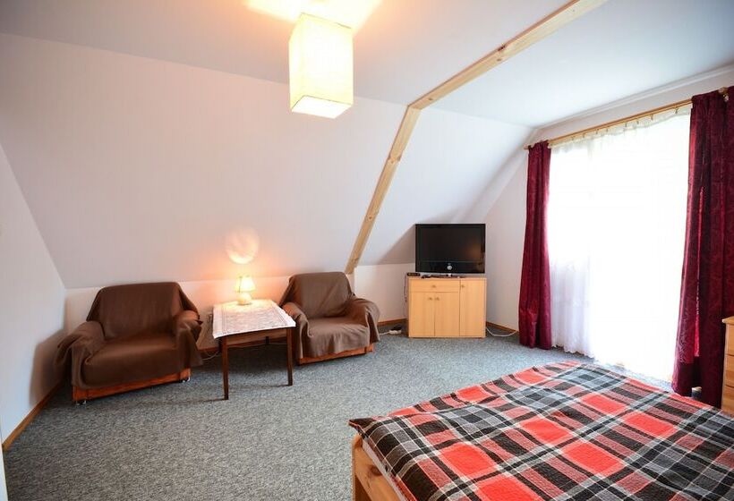 펜션 Witalna Osada Helonowo