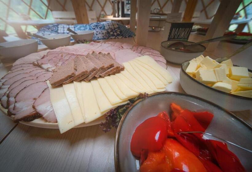 펜션 Witalna Osada Helonowo