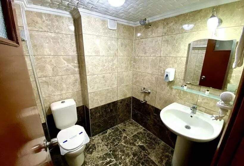 Sakin Otel