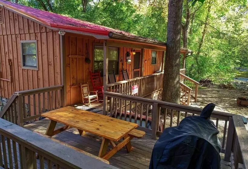 Wandering Creek   2 Bedrooms, 1 Baths, Sleeps 6 Cabin By Redawning