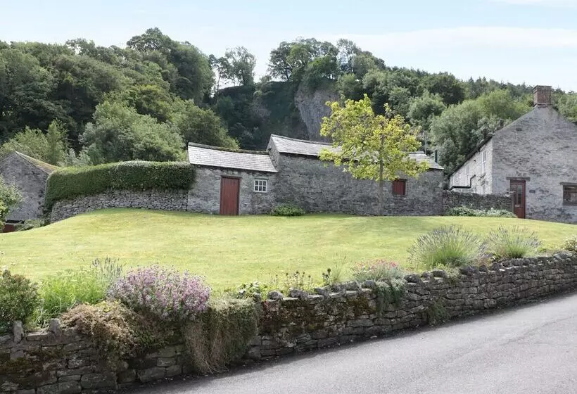 Buttercup Cottage