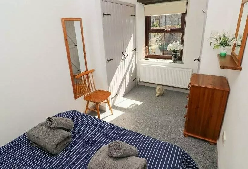 Corner Cottage