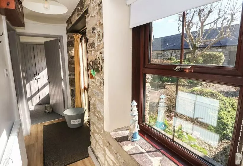 Corner Cottage