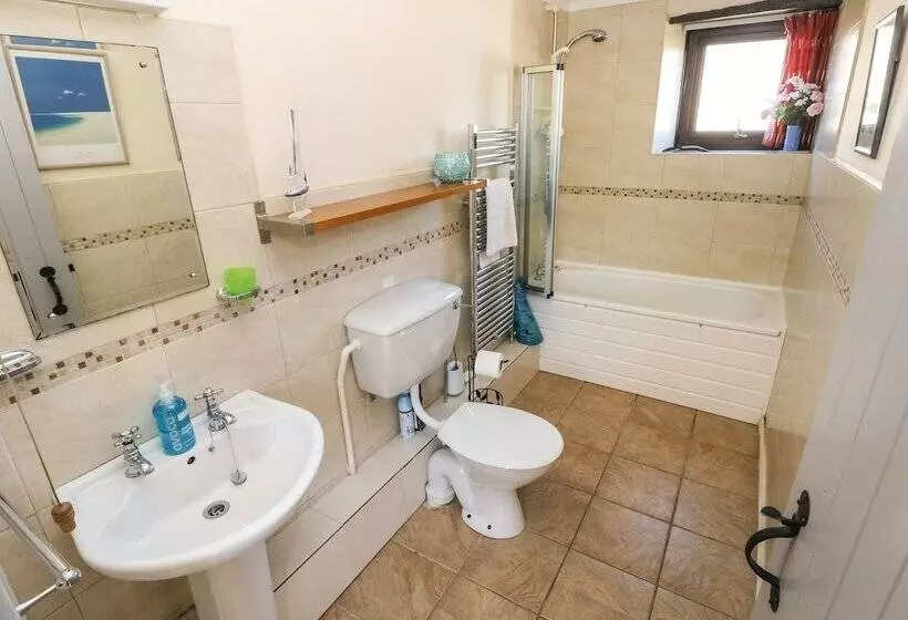 Corner Cottage