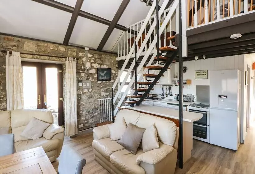Corner Cottage