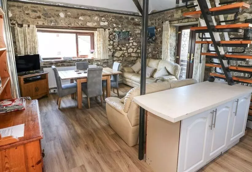 Corner Cottage